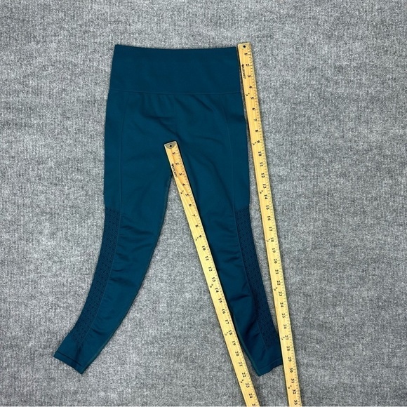 Fabletics Sync High-Waisted Perforated 7/8 Leggings NWT - Picture 11 of 17